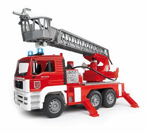 bruder 02771 - Man TGA Feuerwehr mit Drehleiter, Wasserpumpe & Light & Sound Modul - 1:16 Einsatzfahrzeug, Feuerwehrauto, Notruf, Löschfahrzeug, Spielzeug