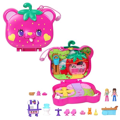 Polly Pocket Erdbeer Bärchen Schatulle - inklusive 2 Puppen, 12 Accessoires und 5 Motiven zum Geschichtenerzählen drehbare Augen und tollem Garten-Spielplatz, für Kinder ab 4 Jahren, HRD35
